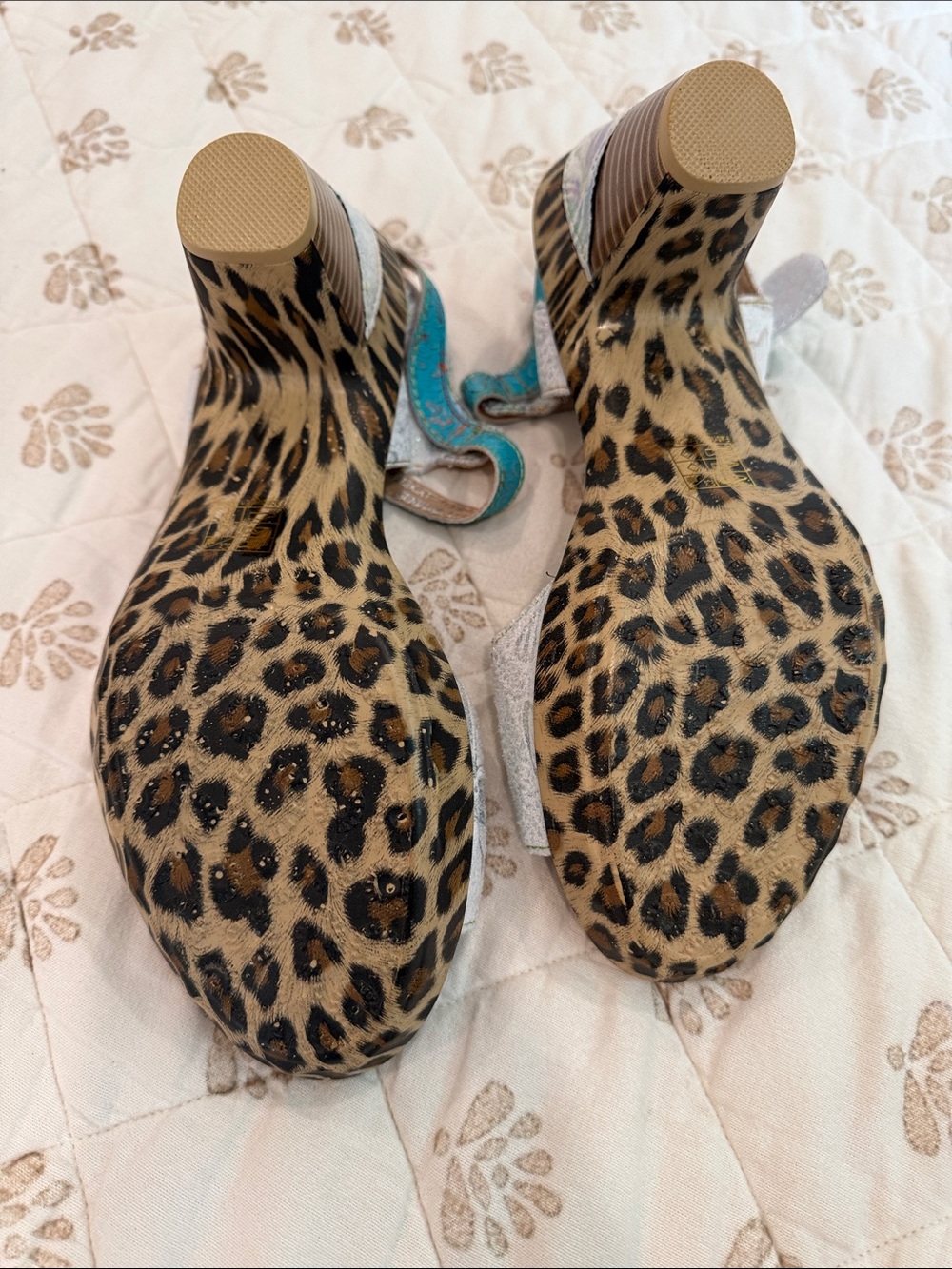 Floral Accent Sandals for Women - Picture 7 of 9